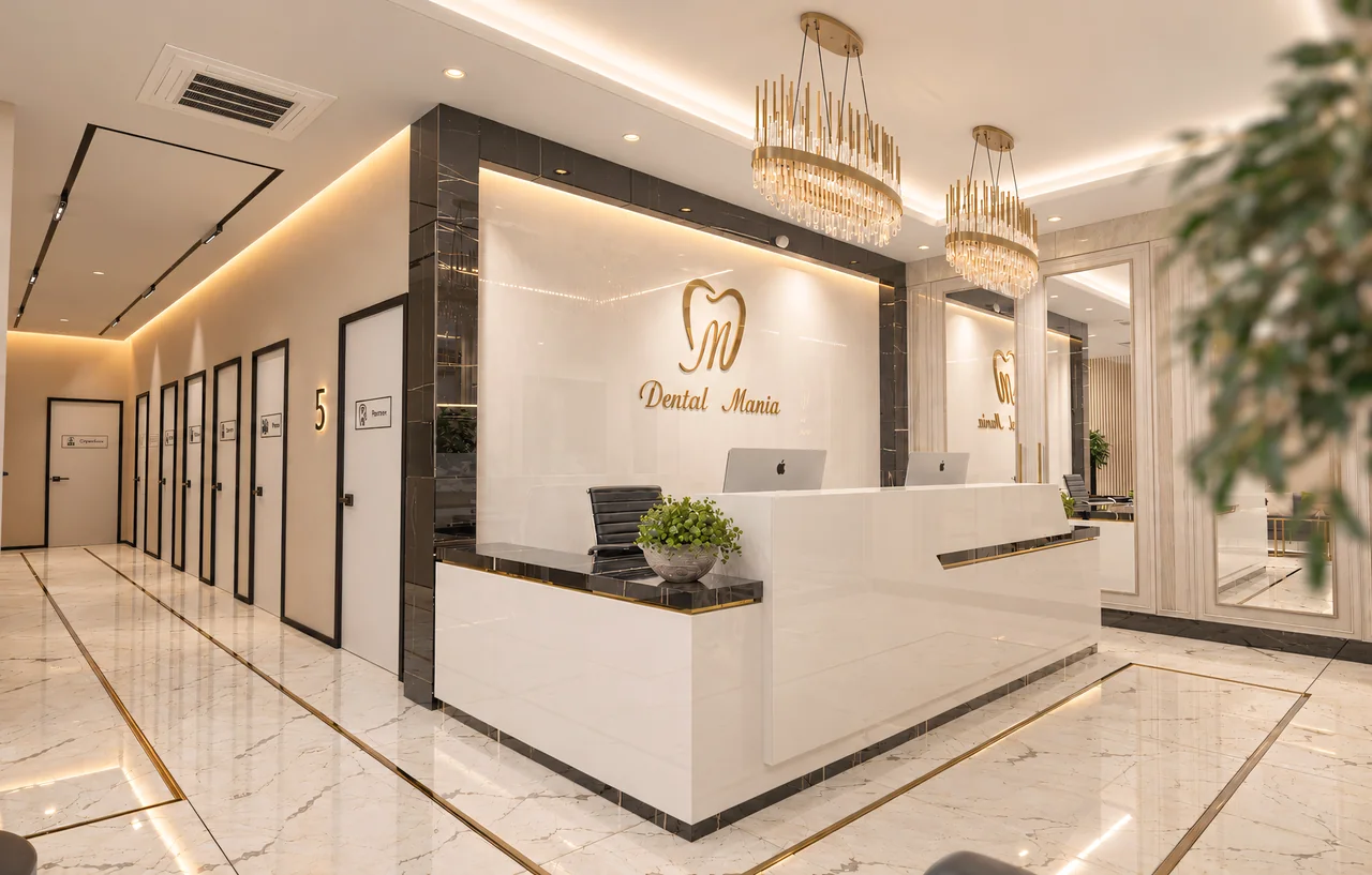 DentalMania — Ресепшн: представительный образ. Ракурс 1